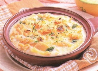 知床産鮭ほぐしのマカロニグラタン