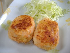 鮭フレークポテトバーグ